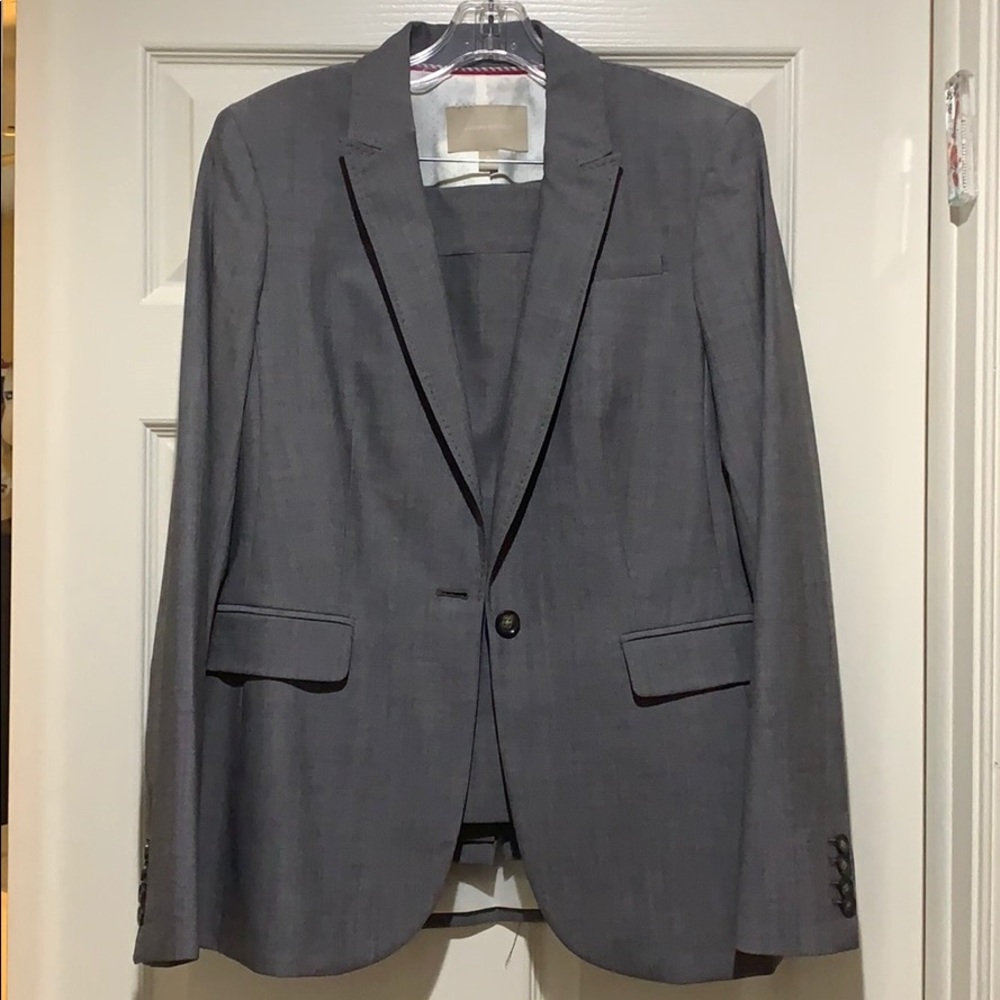Gently worn Banana Republic skirt suit set